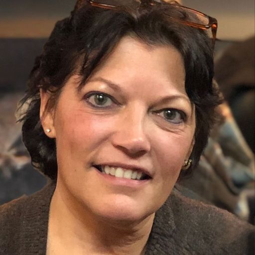 Alicia Hahn Profile Photo