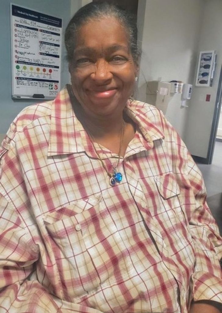 Yvette English Profile Photo