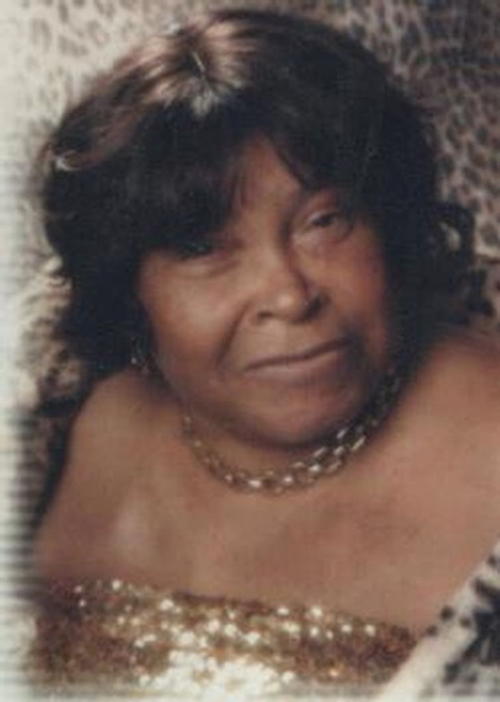 Lola Carroll Profile Photo