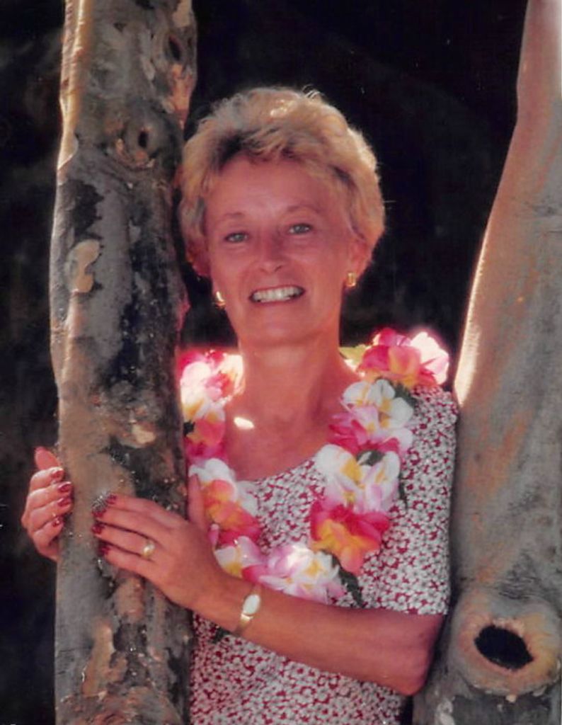 Paula Smallwood (Smallwood)  Jourdan Profile Photo
