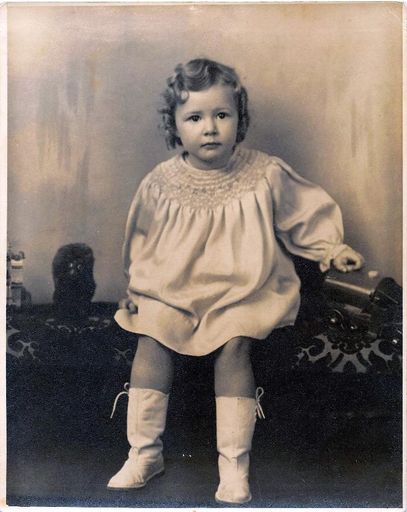 Martha Ann Segars photo gallery thumbnail 7 of 122