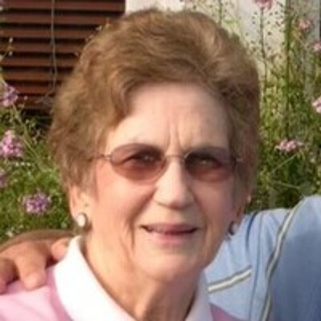 Lahna May Woods