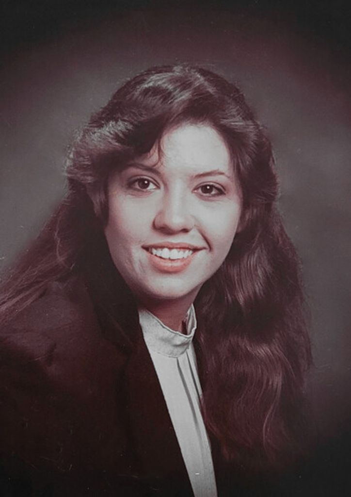 Lori Elizabeth Mewes Profile Photo