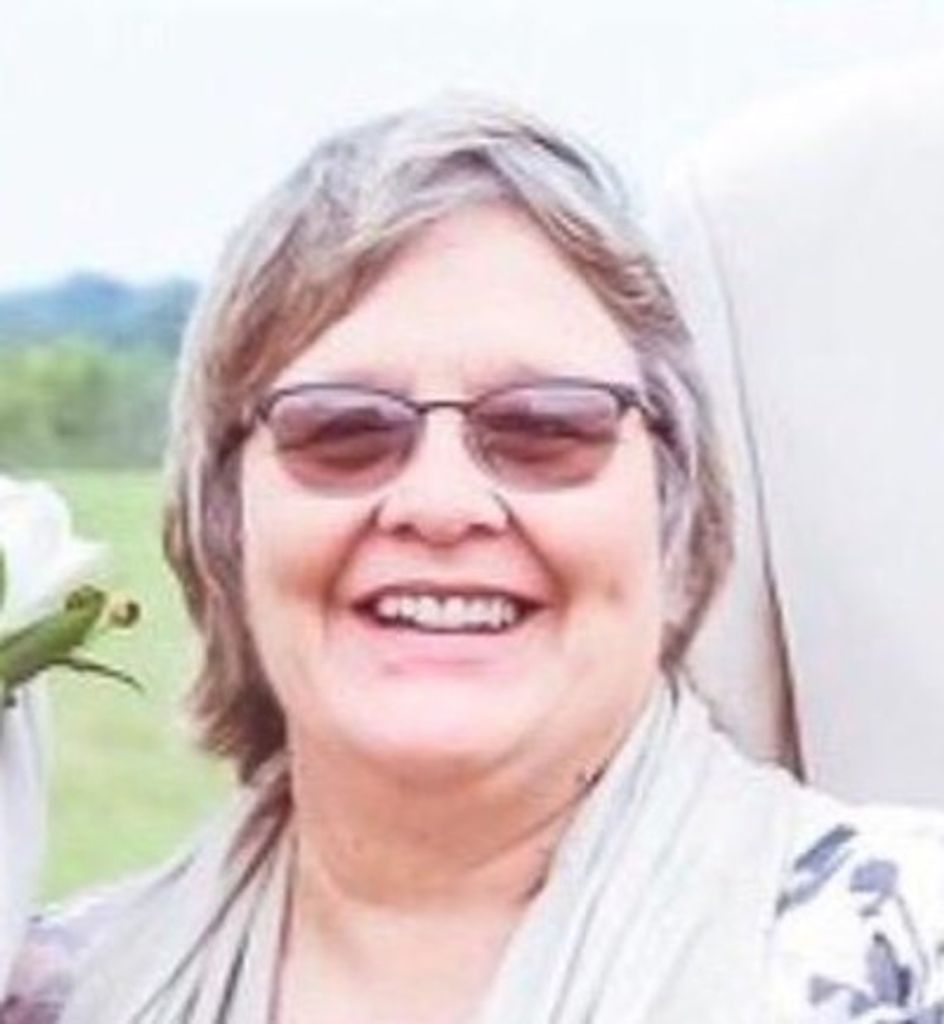 Lisa Hayes Profile Photo