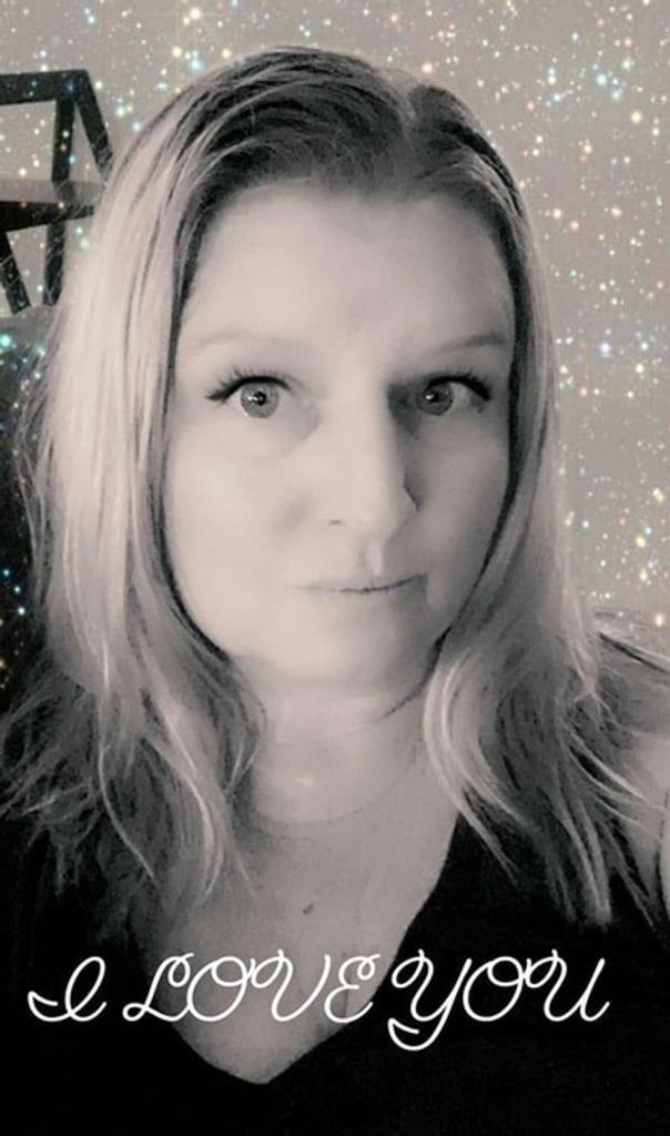 Suzanne Elizabeth Neering Lizak Profile Photo