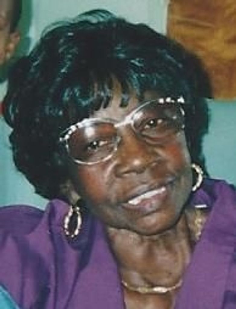 Ms Delphine Bennett