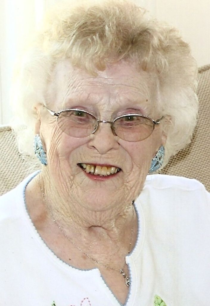 Elaine (Smith)  Sand