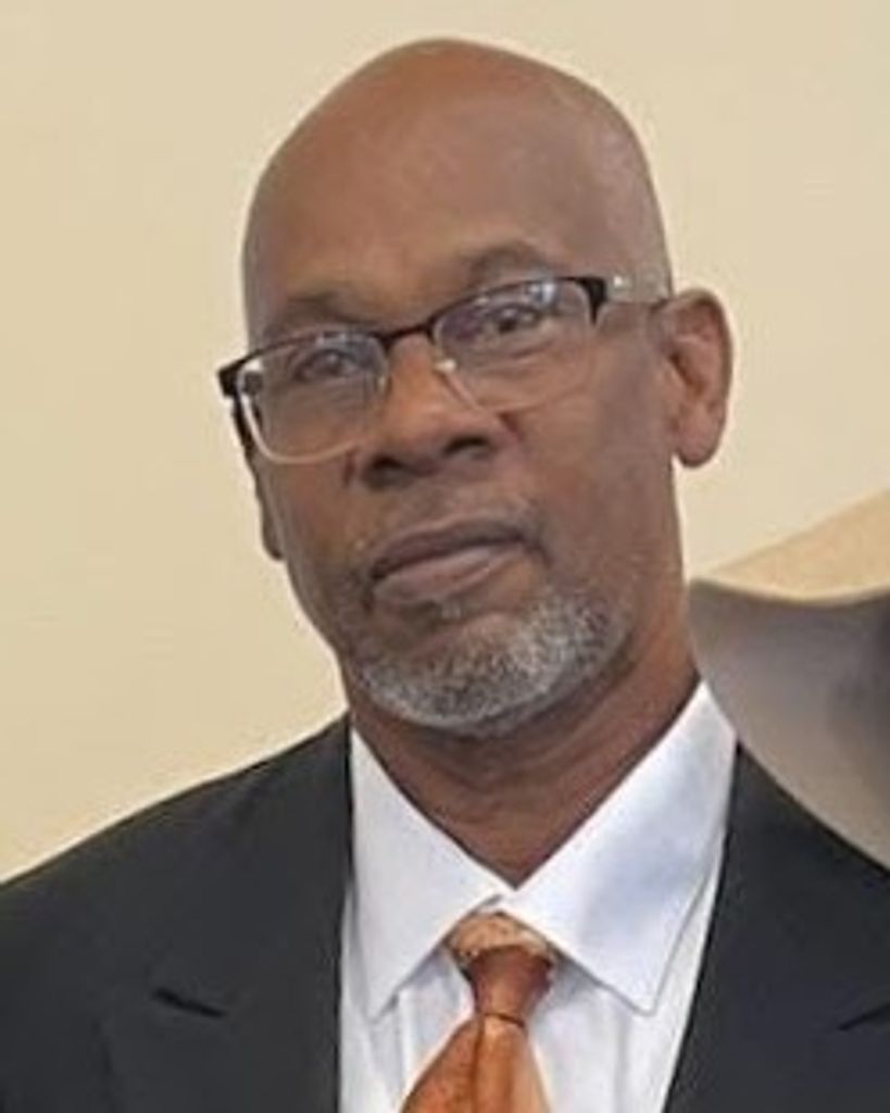 Eduardo Santee Smiley Profile Photo