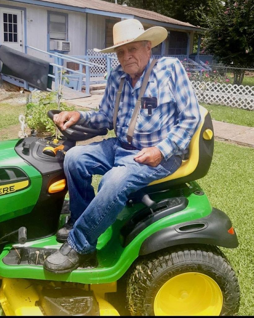 Johnnie Molina Profile Photo