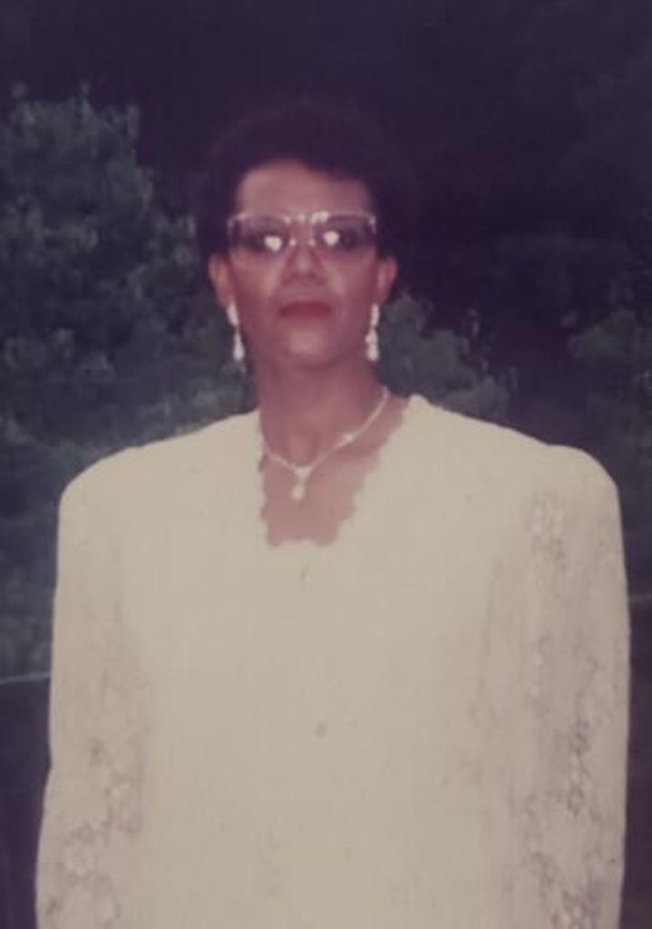 Elizabeth Holmes Profile Photo