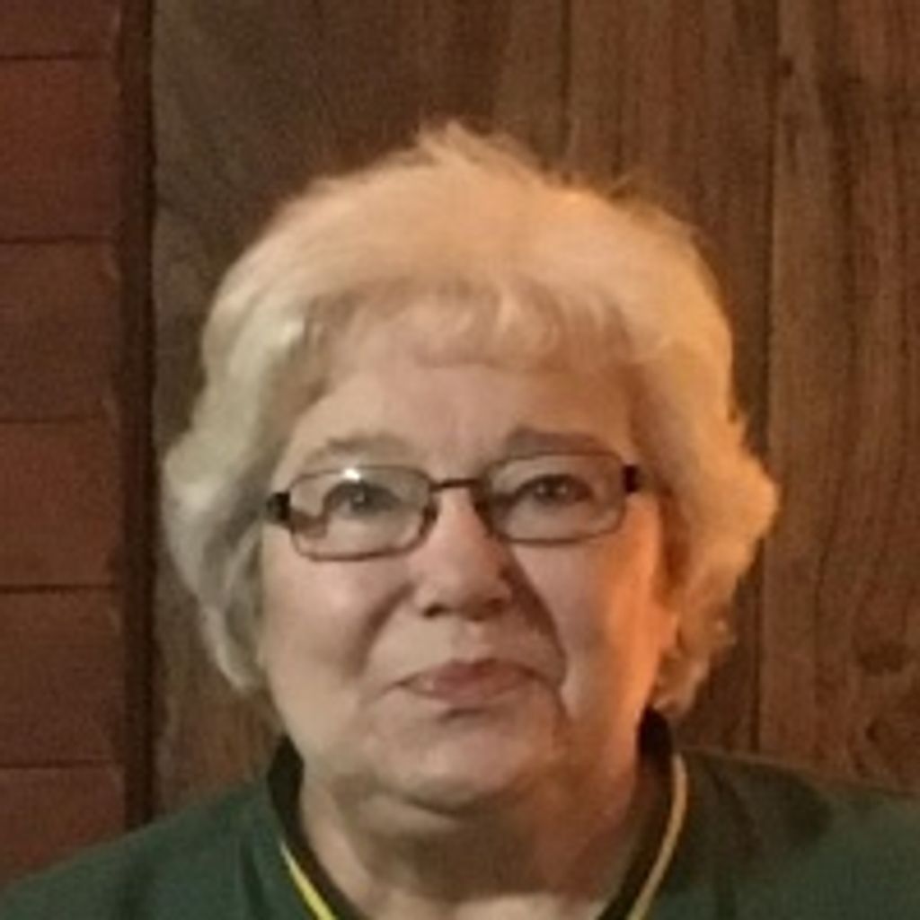 Evelyn "Evey" Busse