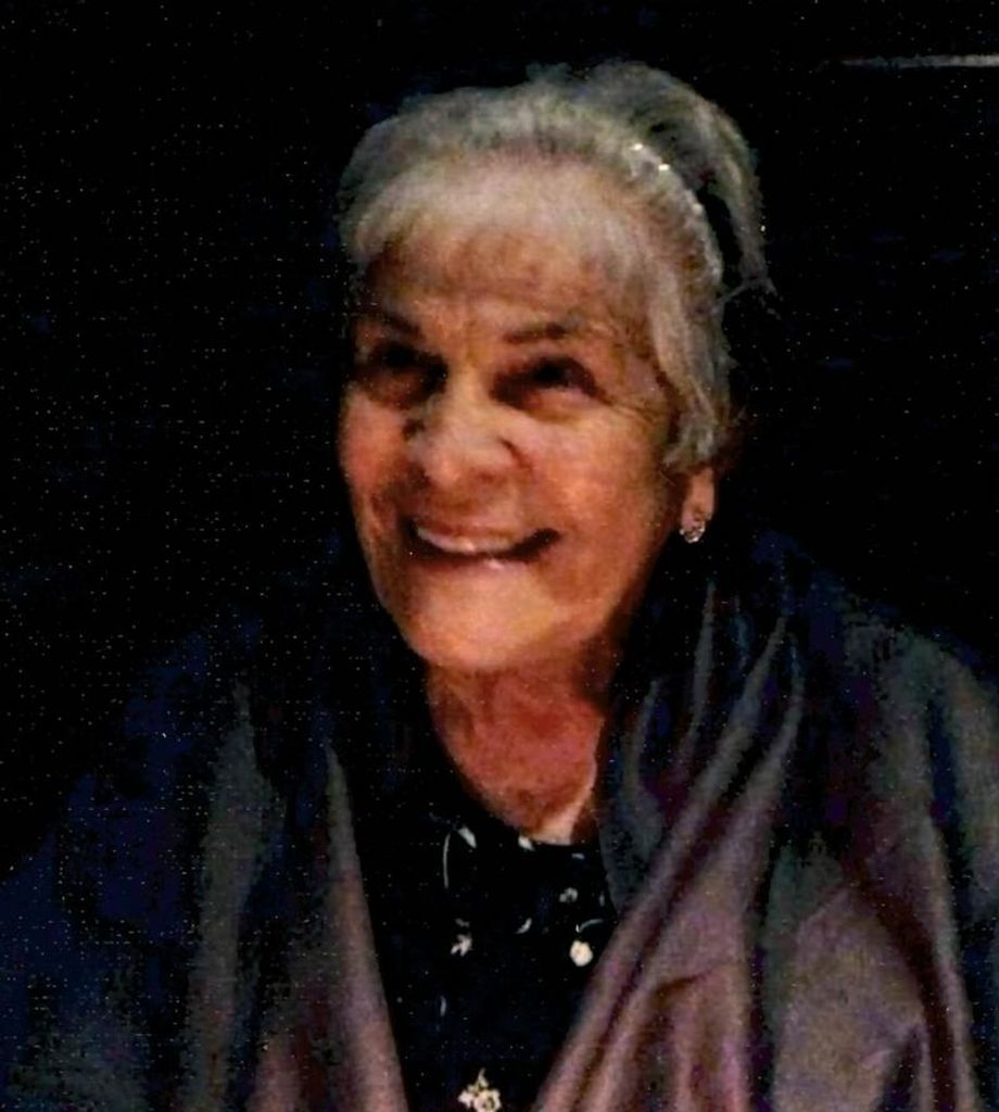 Leonor Villa Profile Photo
