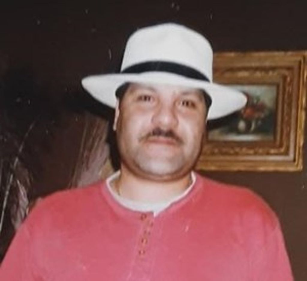 Salvador Robles Profile Photo
