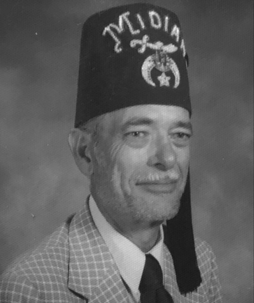 Oliver Whiteside Profile Photo