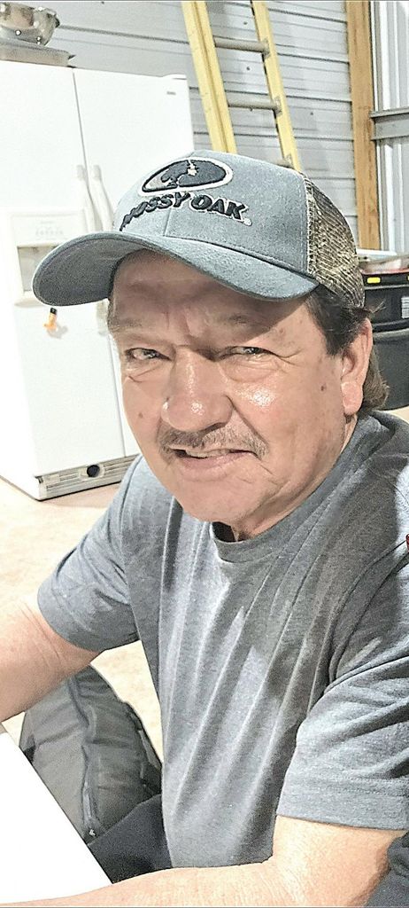 Gustavo Rosalez, Sr. Profile Photo