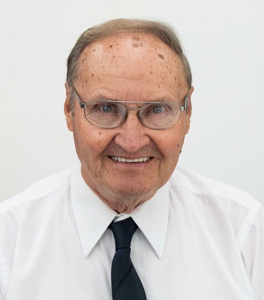 James "Jim" R Roberts