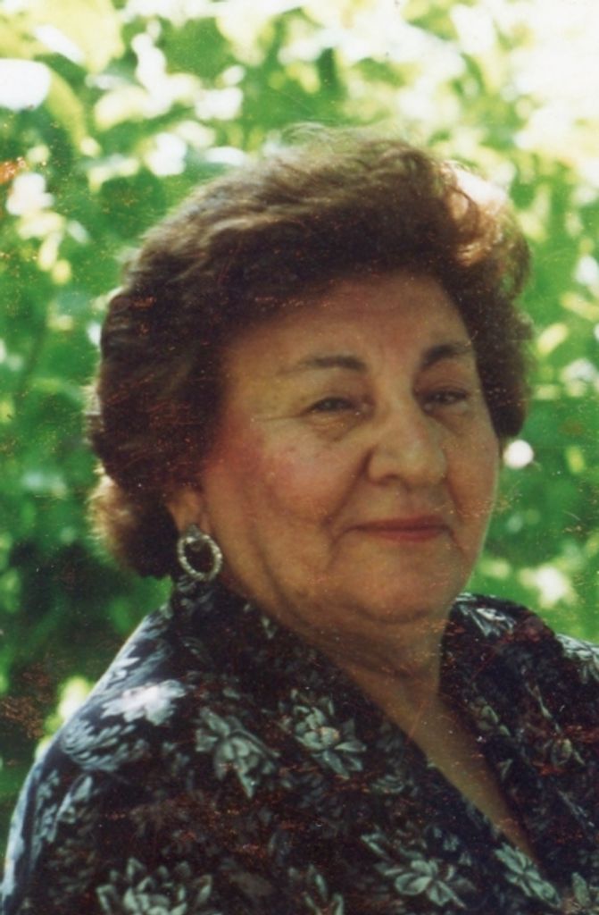 Elizabeth Mills