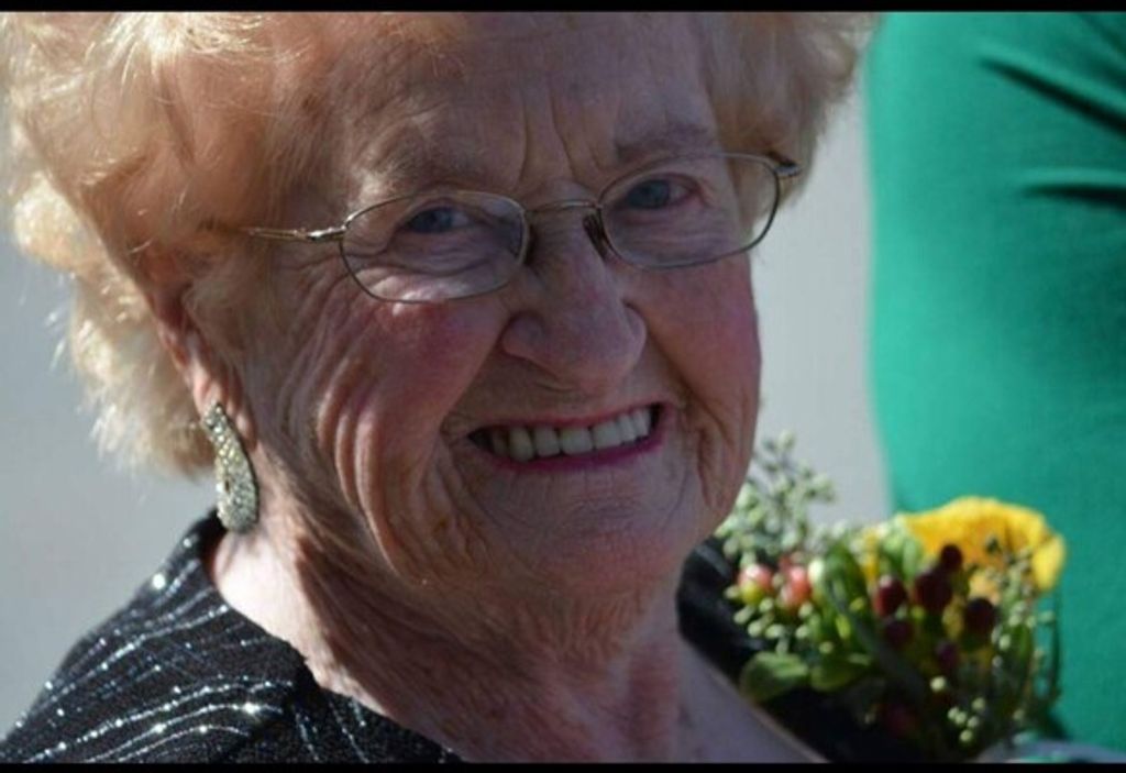 Sara Mclaughlin Profile Photo