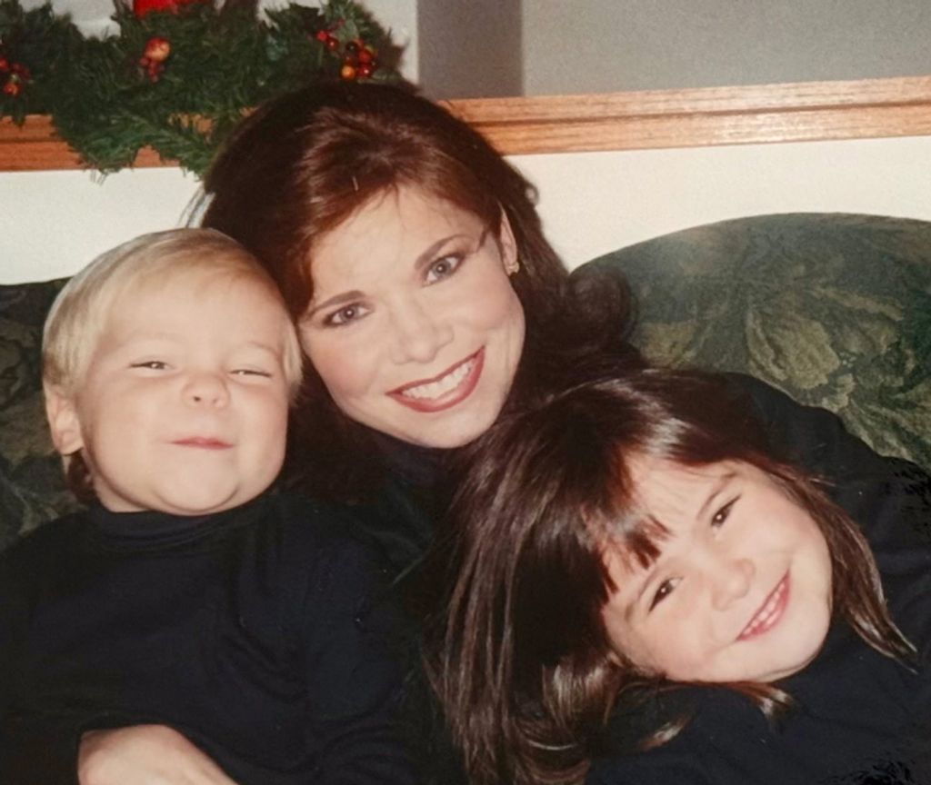 Renee Marie (Sweeney)  Larson