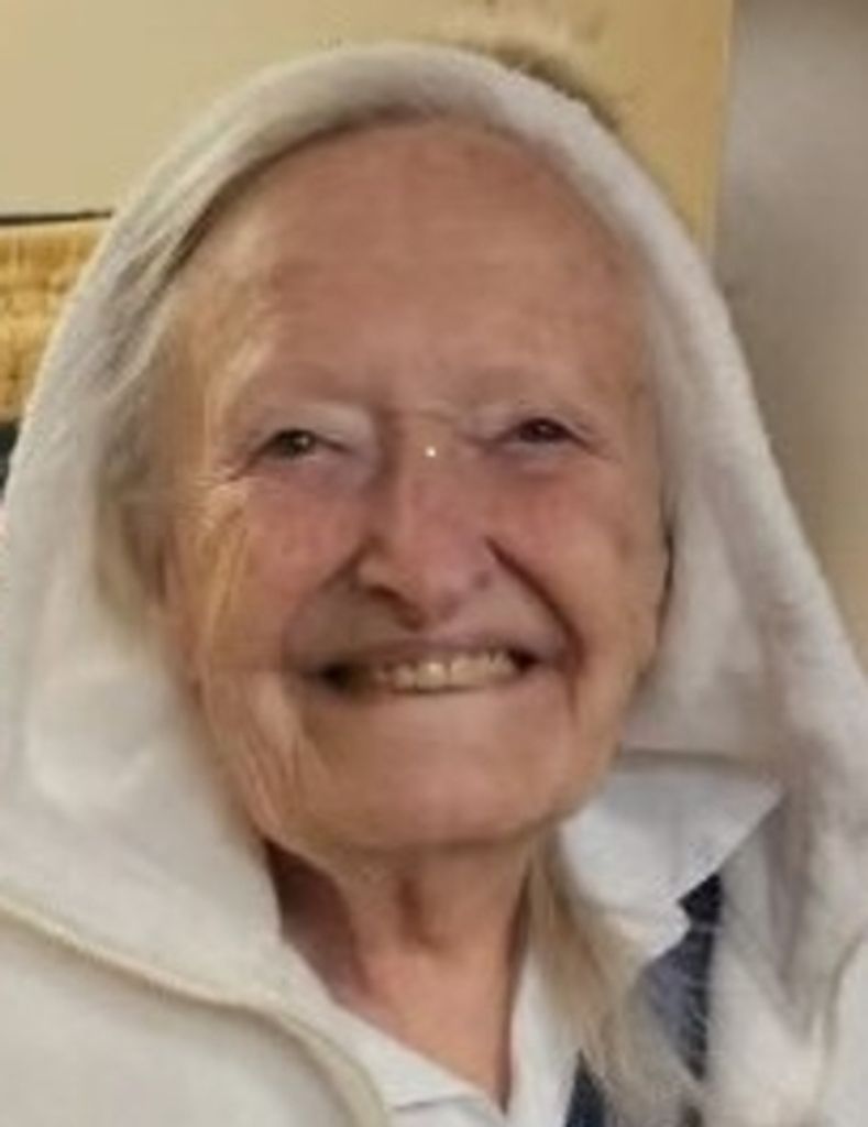 Elizabeth Lind (Schnee)  Profile Photo