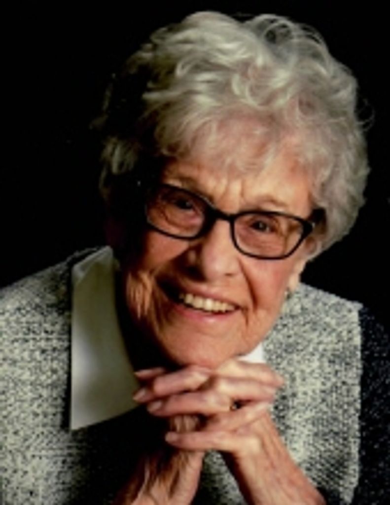 Sophia "Bee" Fiedler