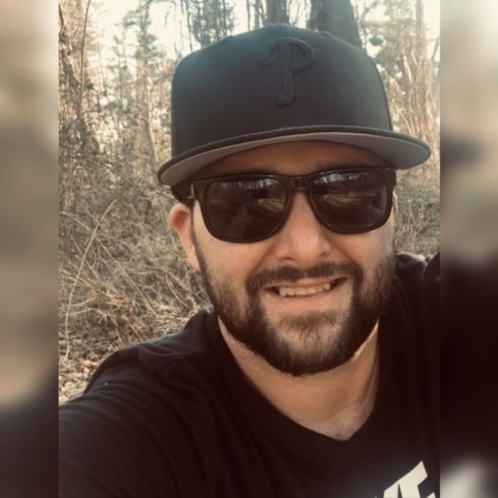 Daniel Lloyd Martin Profile Photo