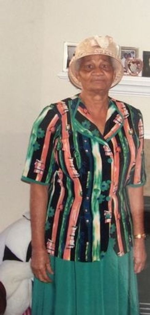 Mrs Elsa Thomas