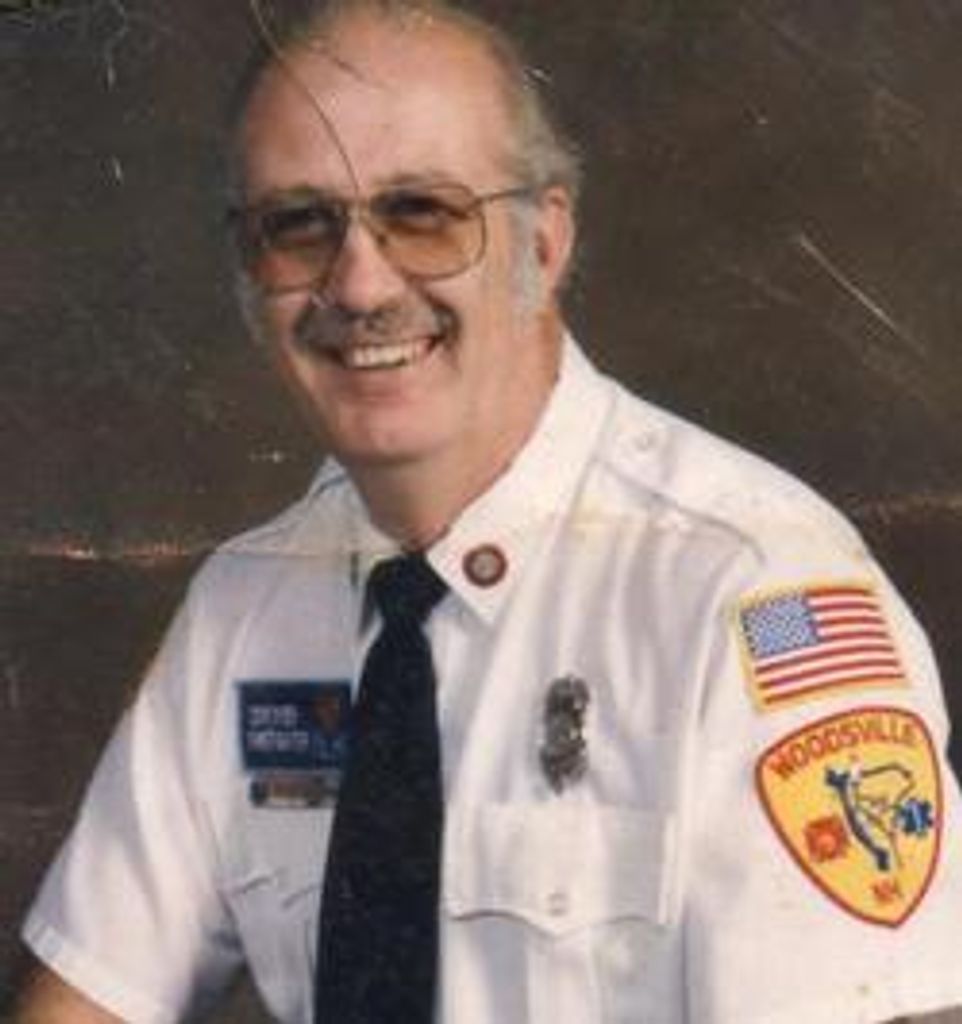 Steven Leighton Profile Photo