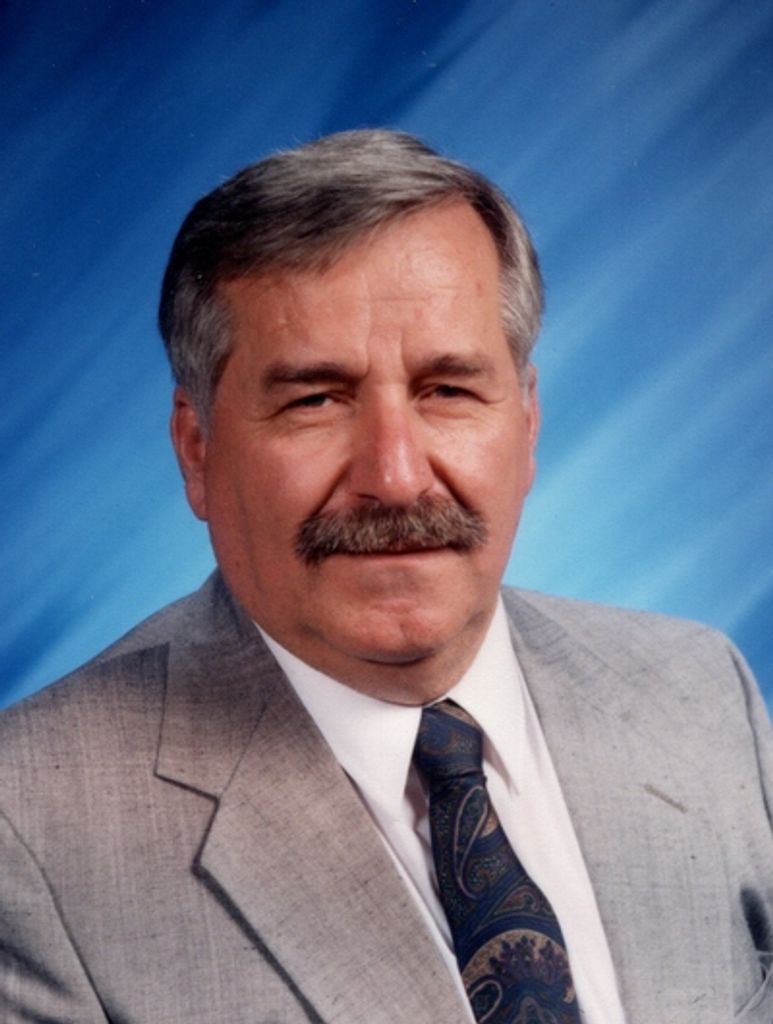 Lile Eugene Hartzel Profile Photo