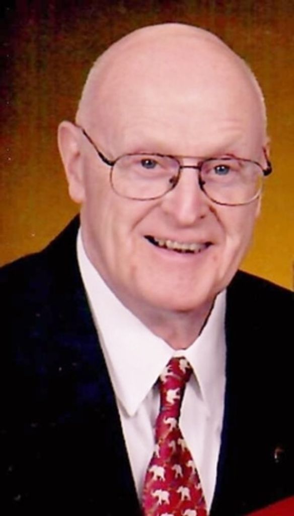 Lowell V. Hoffman Profile Photo