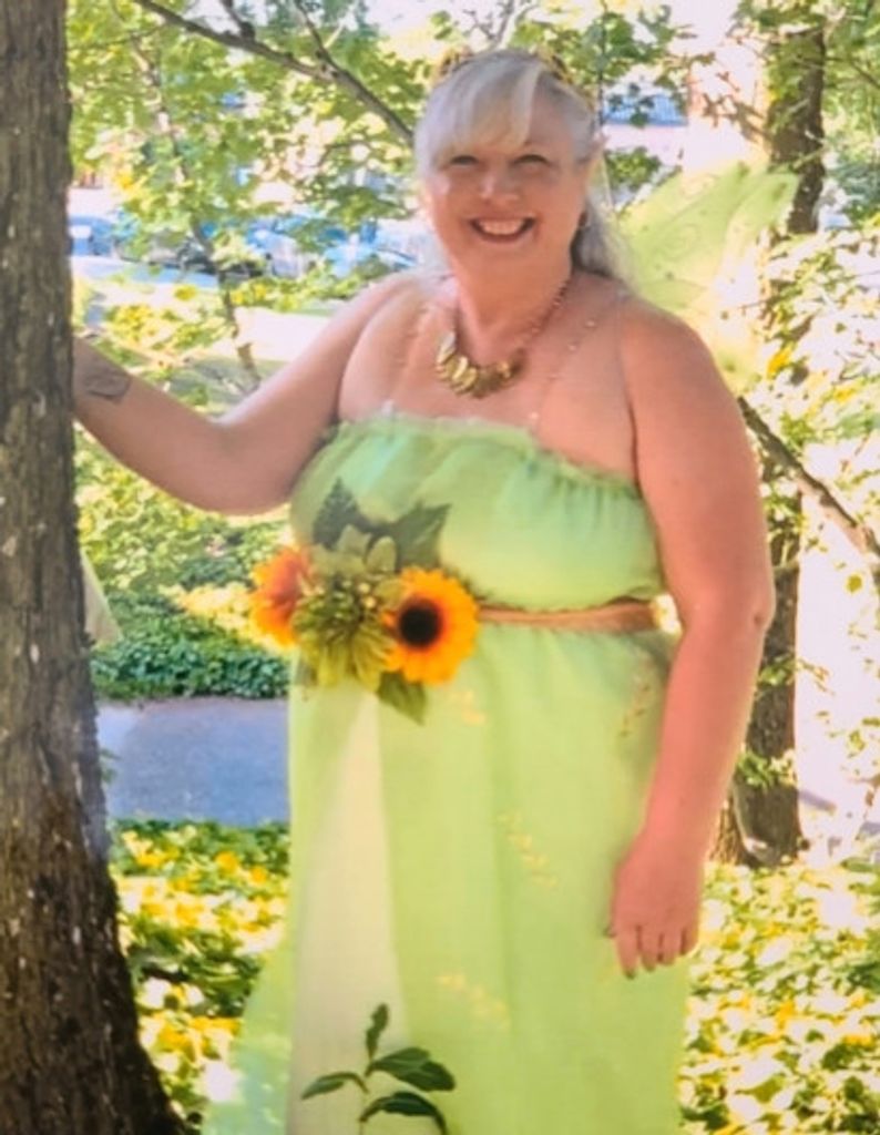 Monica Lee (Maynard)  Mccanna