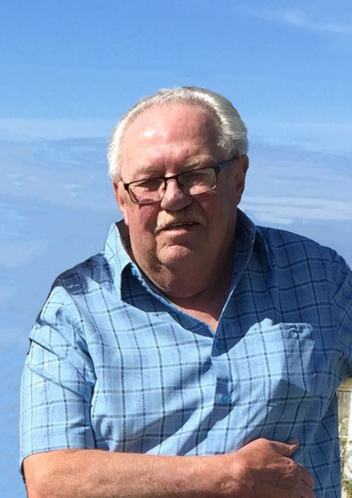 Larry "Pete" Akers