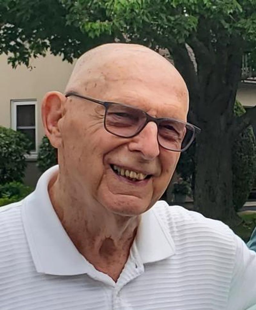 Everett Glover Lees Profile Photo