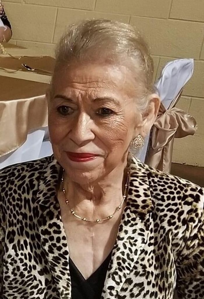 Nina Deluna Profile Photo