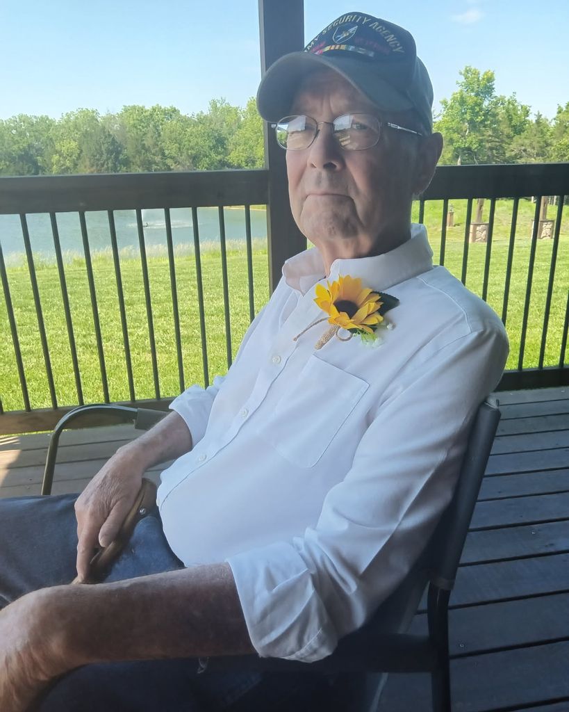 Thomas "Tom" Lee Tush Profile Photo
