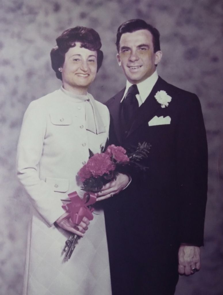 Josefine Szentpetery    (Nee: Laux)