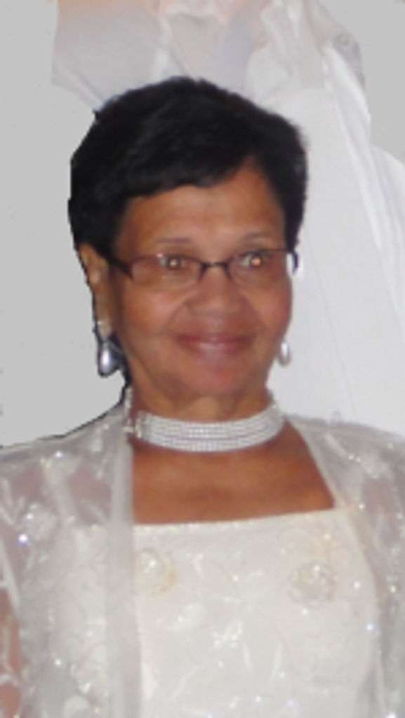 Eliza  Centeio