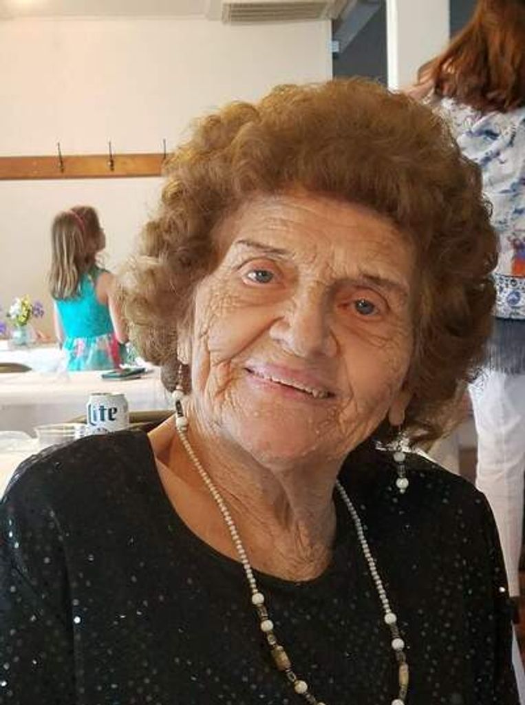 Bessie Rose Henze Profile Photo