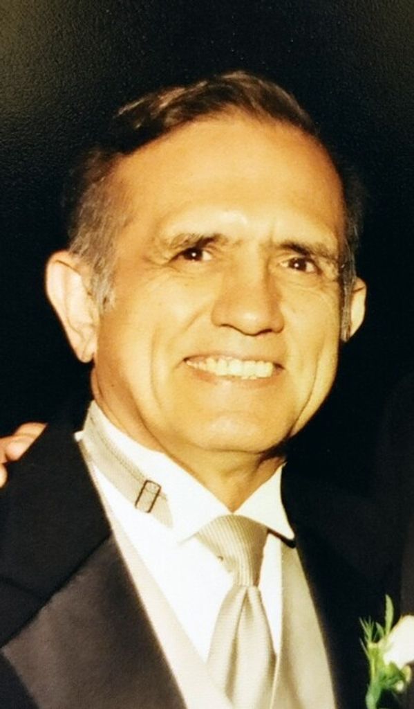Roger Botello Profile Photo