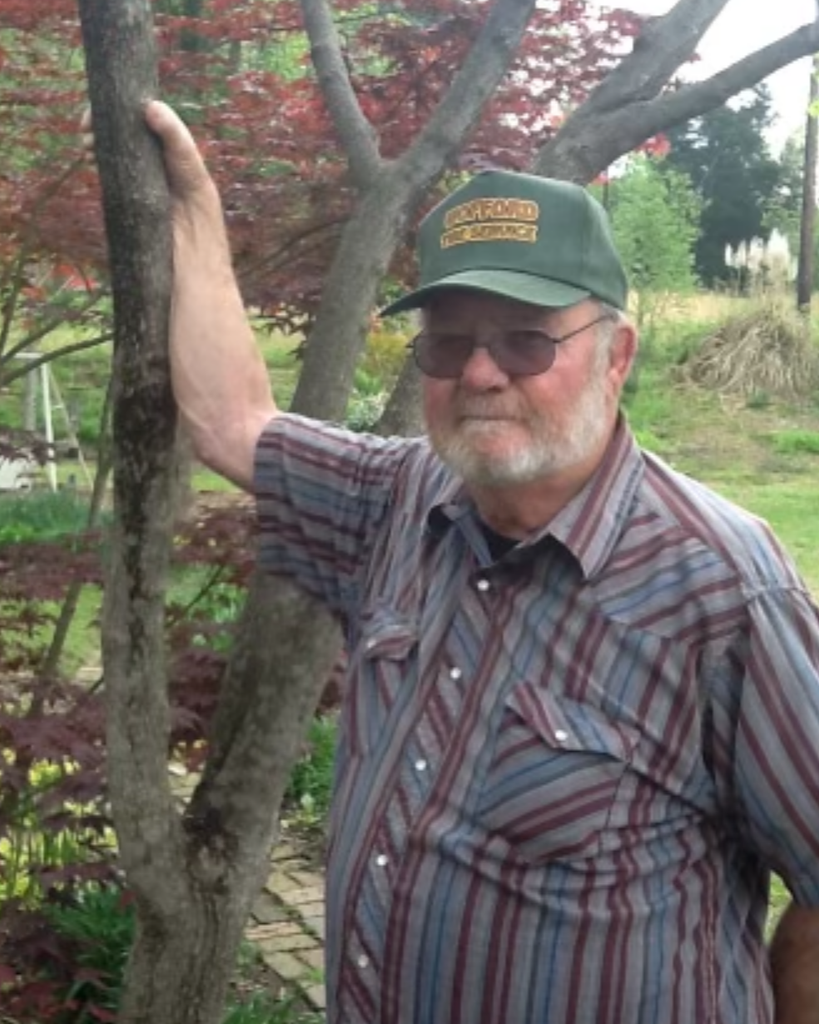 Dicky Davis Profile Photo