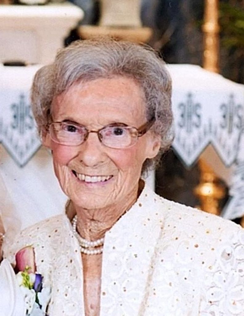 Lois Jean Lennon Profile Photo