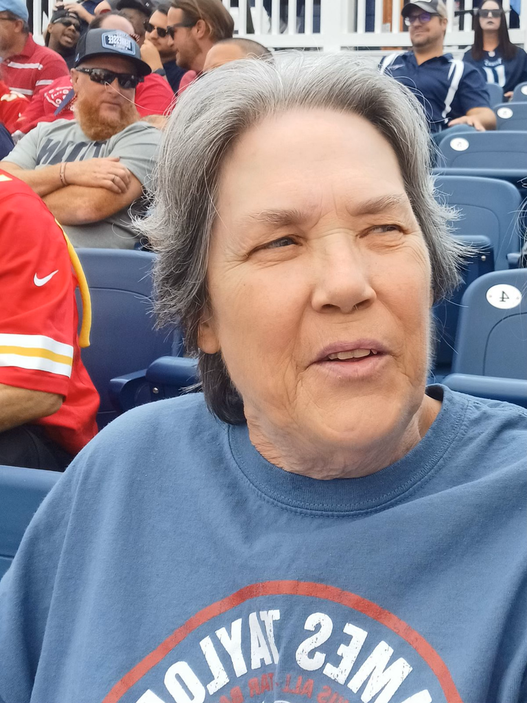 Linda Wallace Holcomb Profile Photo