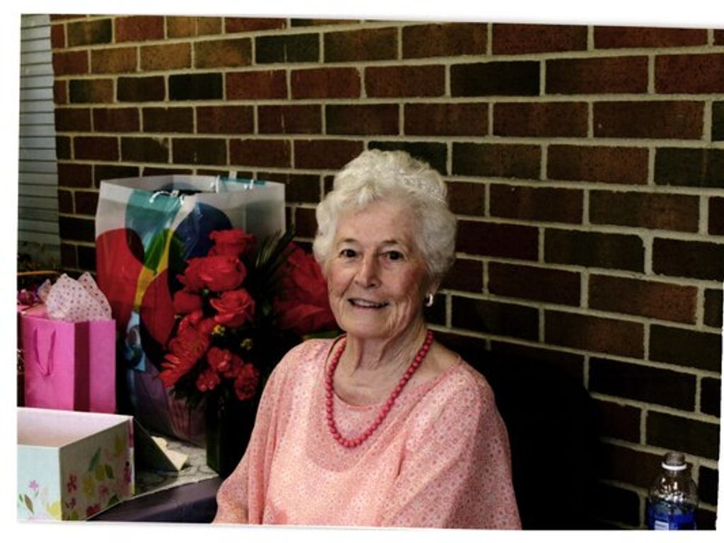 Maxine Armstrong Profile Photo