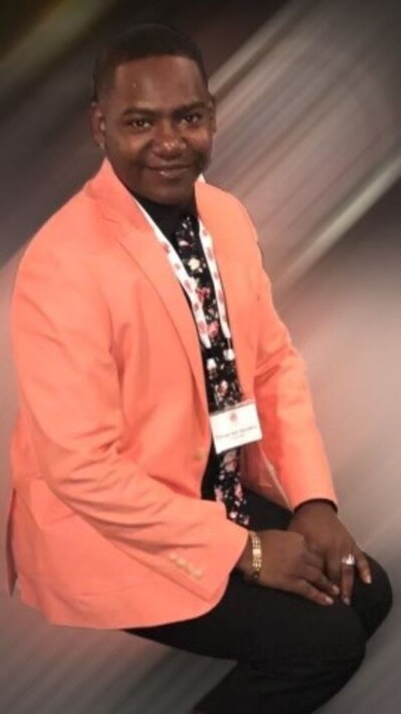 Denarrest Dushan "Dee" Sanders Profile Photo