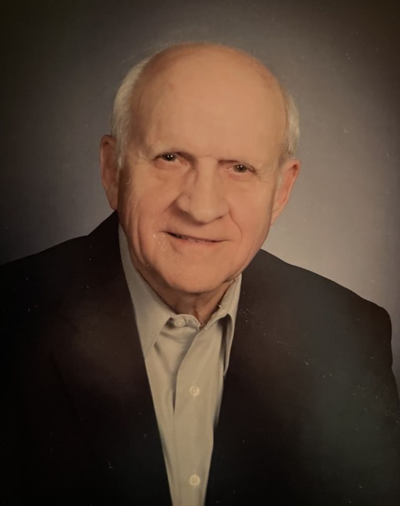 Lowell Earl Mulhollen