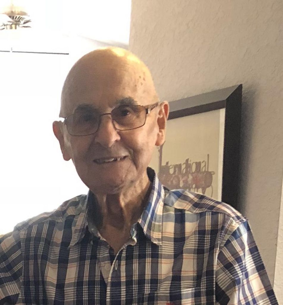 Juan Ernesto Lauzardo Profile Photo