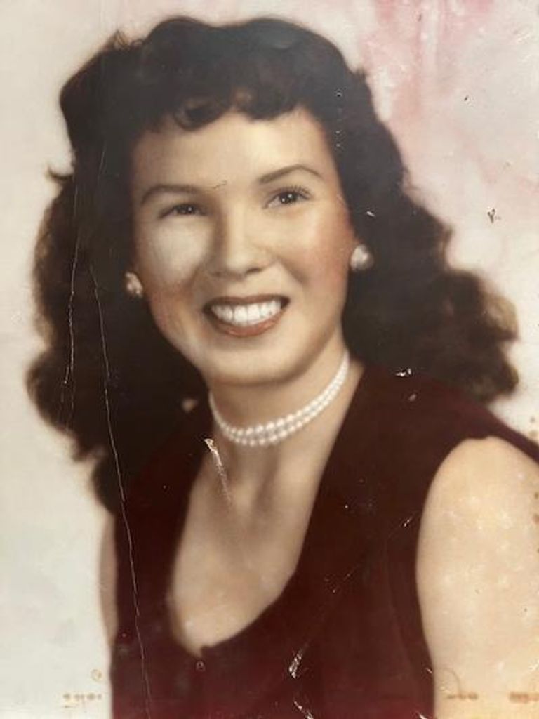 Angela Flores Torres Profile Photo