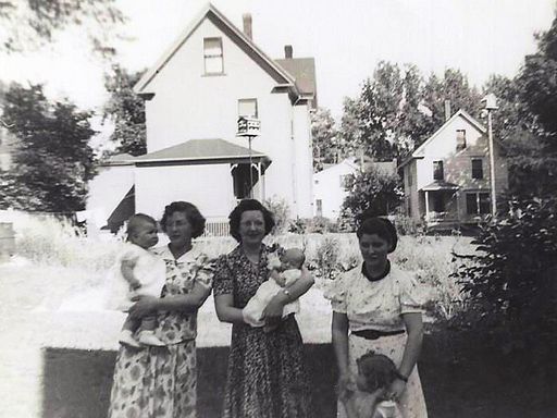 Phyllis Jordan photo gallery thumbnail 73 of 76