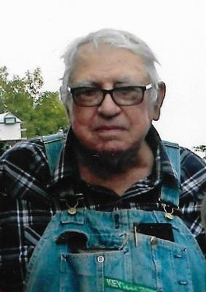 Arnold W. Pracheil Profile Photo