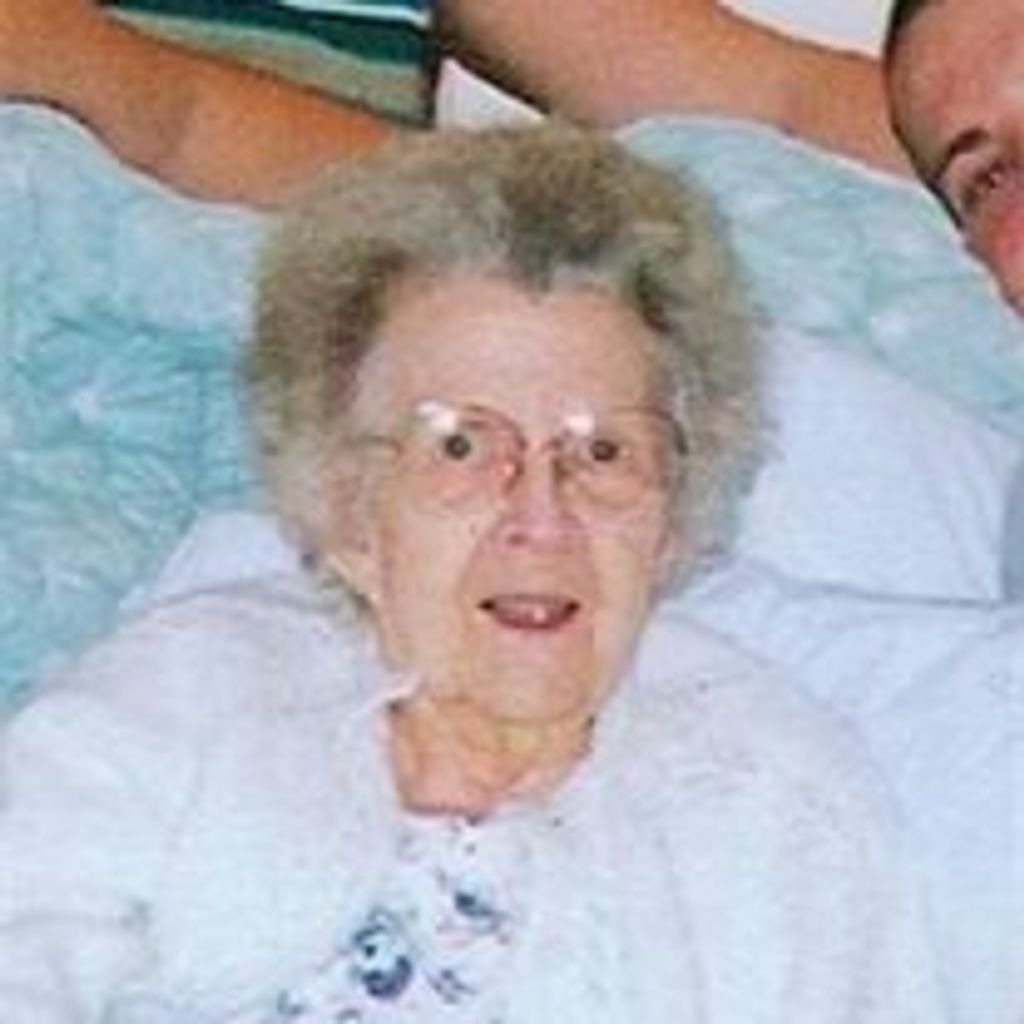 Luella M Bender